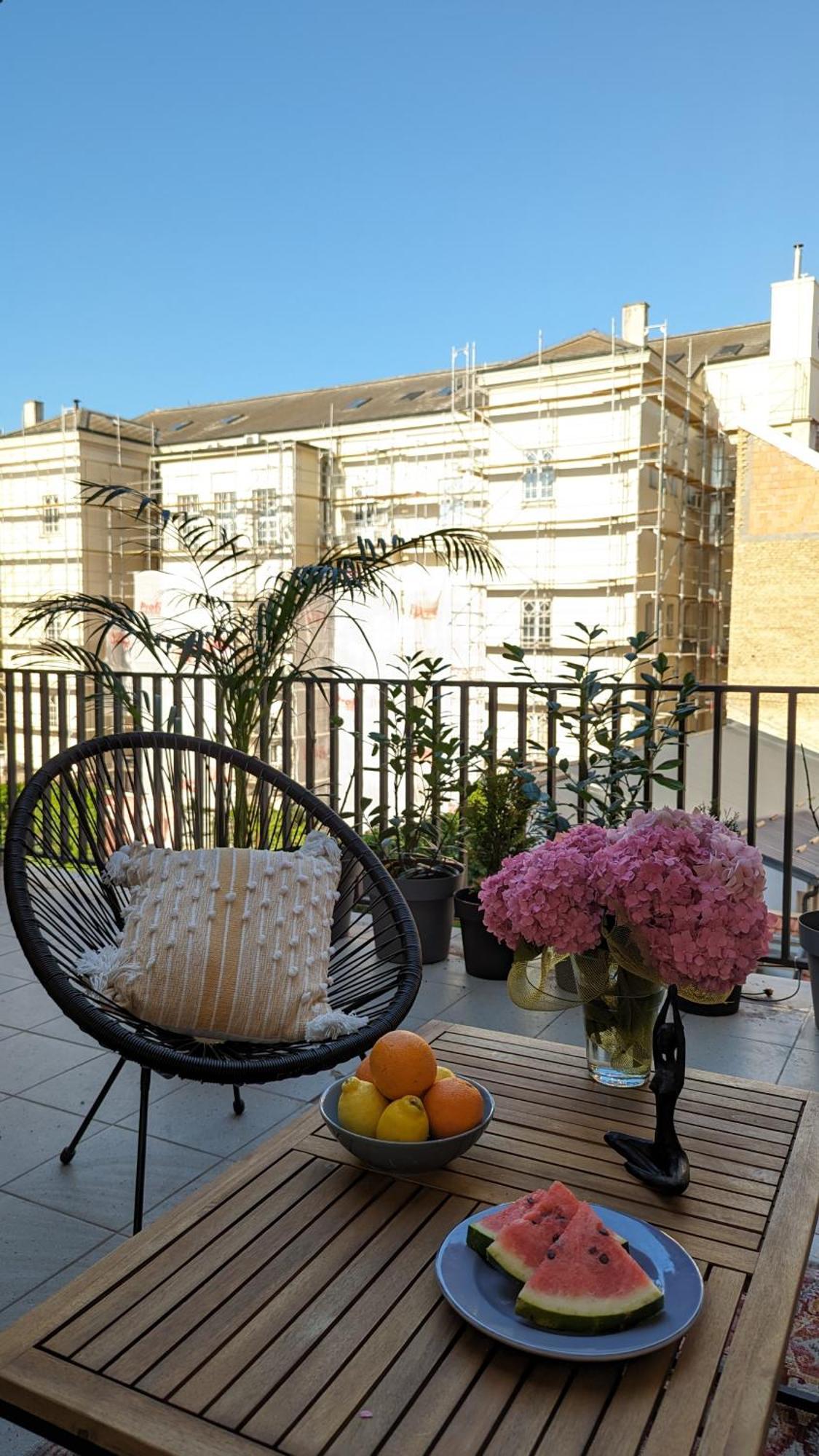 Berry Berry By Flat White Apartment